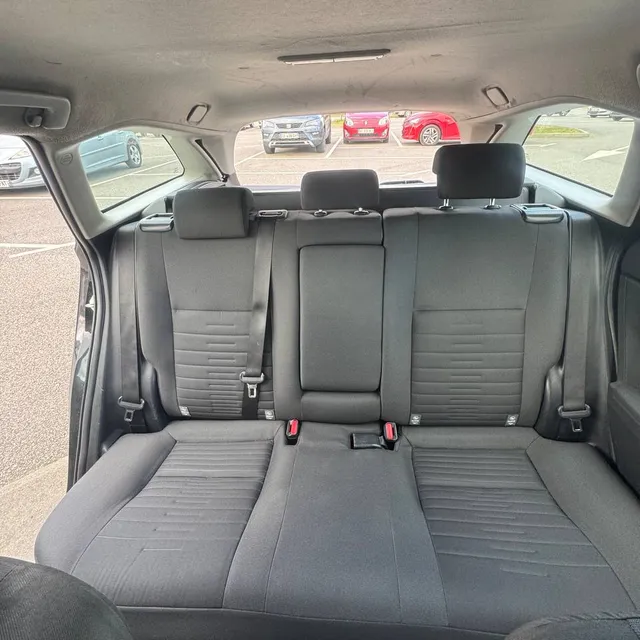 Toyota — Banquette arrière