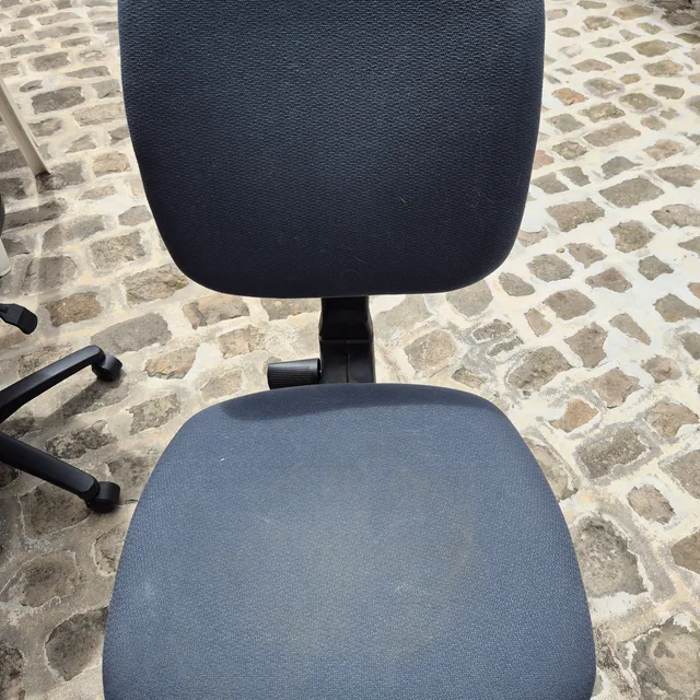 Chaise en tissu — Avant nettoyage