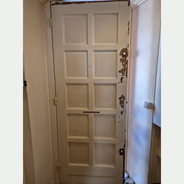 Préparation de porte avant peinture