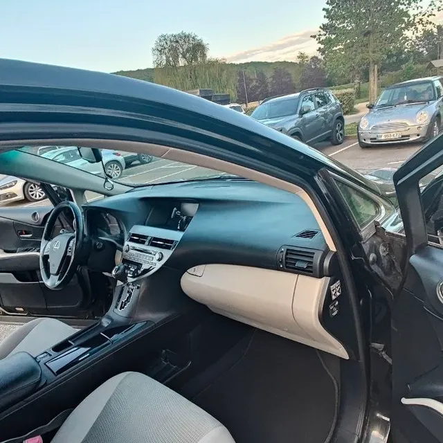Lexus — Tableau de bord et habitacle