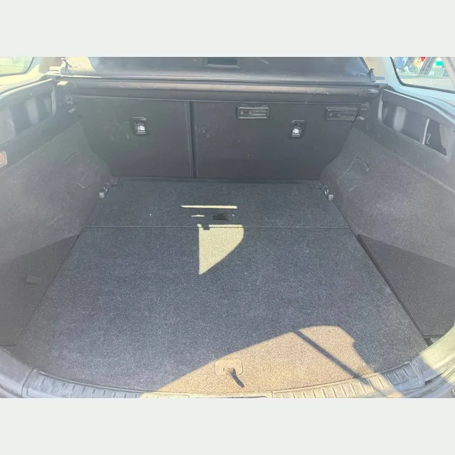 Toyota — Coffre — Avant nettoyage